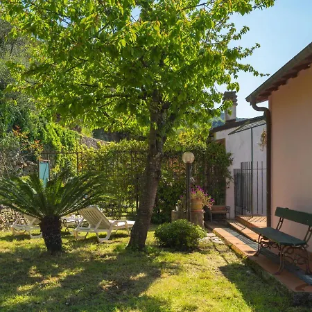 Costanza & Valeria - Pre133 By Interhome Praelo